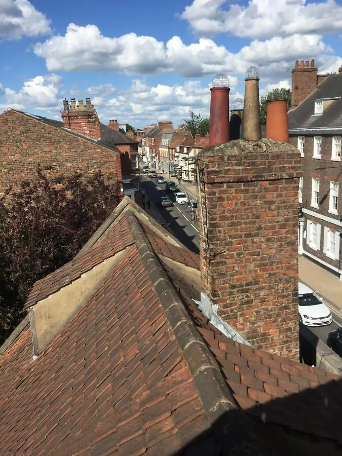 Guest house Intown - 60 Second Walk 2 Minster! Hotel York
